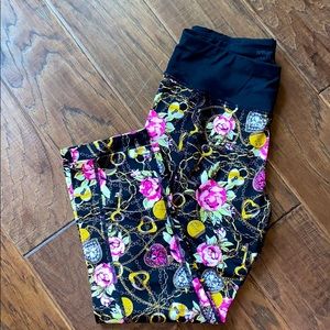 Betsey Johnson Capri Leggings/Yoga Pants
